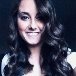 Meet your Posher, Courtney